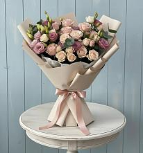 Букет цветов из:  Розы и Лизиантусы в Уркарахе