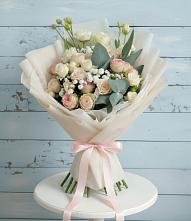 Букет цветов из:  Розы и Лизиантусы в Уркарахе