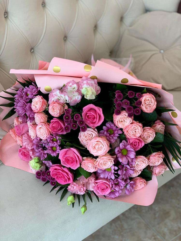 Букет цветов из: Хризантемы, Розы и Лизиантусы в Уркарахе