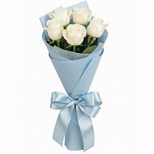 Букет 5 Белых роз Проуд в Уркарахе