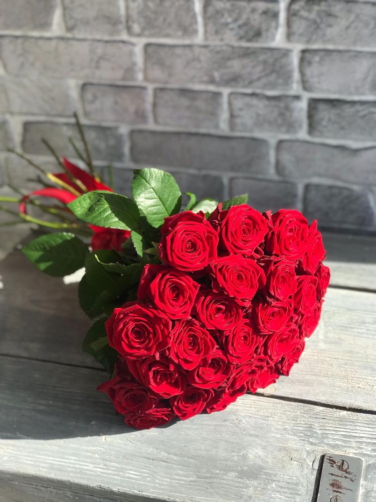 Букет Красные розы Фридом в Уркарахе