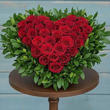 Цветочная композиция из Розы в виде сердца в Уркарахе