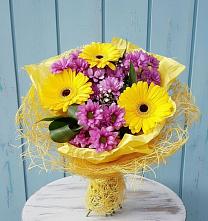 Букет цветов из:  Хризантемы и Герберы в Уркарахе