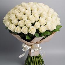 Букет 101 беля роза Белоснежка в Уркарахе