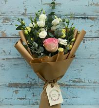 Букет цветов из:  Розы и Лизиантусы в Уркарахе