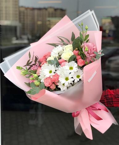 Букет цветов из: Розы, Лизиантусы и Хризантемы в Уркарахе