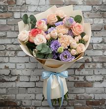 Букет цветов из:  Розы, Лизиантусы и Гвоздики в Уркарахе